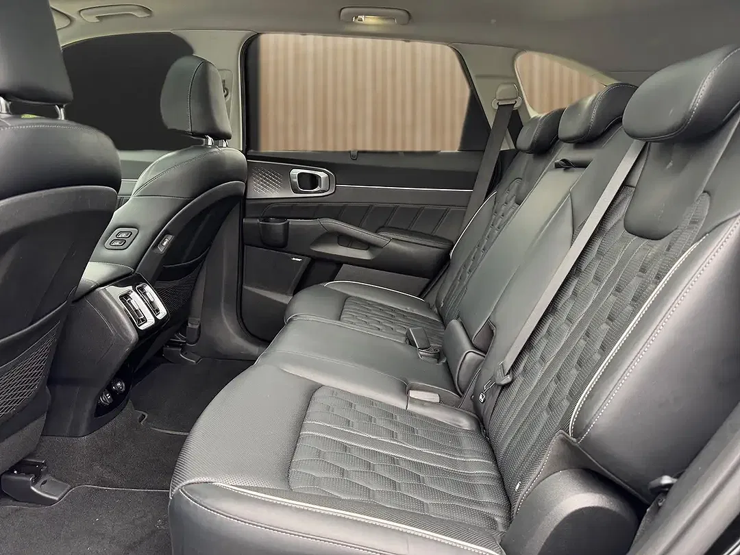 Kia Sorento 1.6 T-GDI PHEV AWD - Thumbnail 6