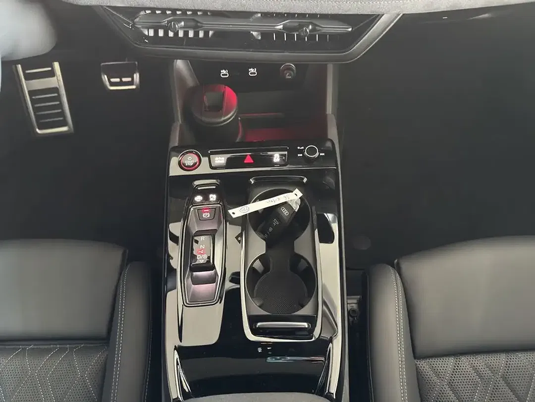 Audi S6 e-tron quattro Avant Edition One - Thumbnail 14