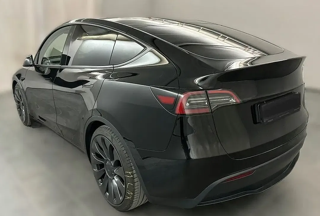 Tesla Model Y AWD Dual Motor Performance - foto 2