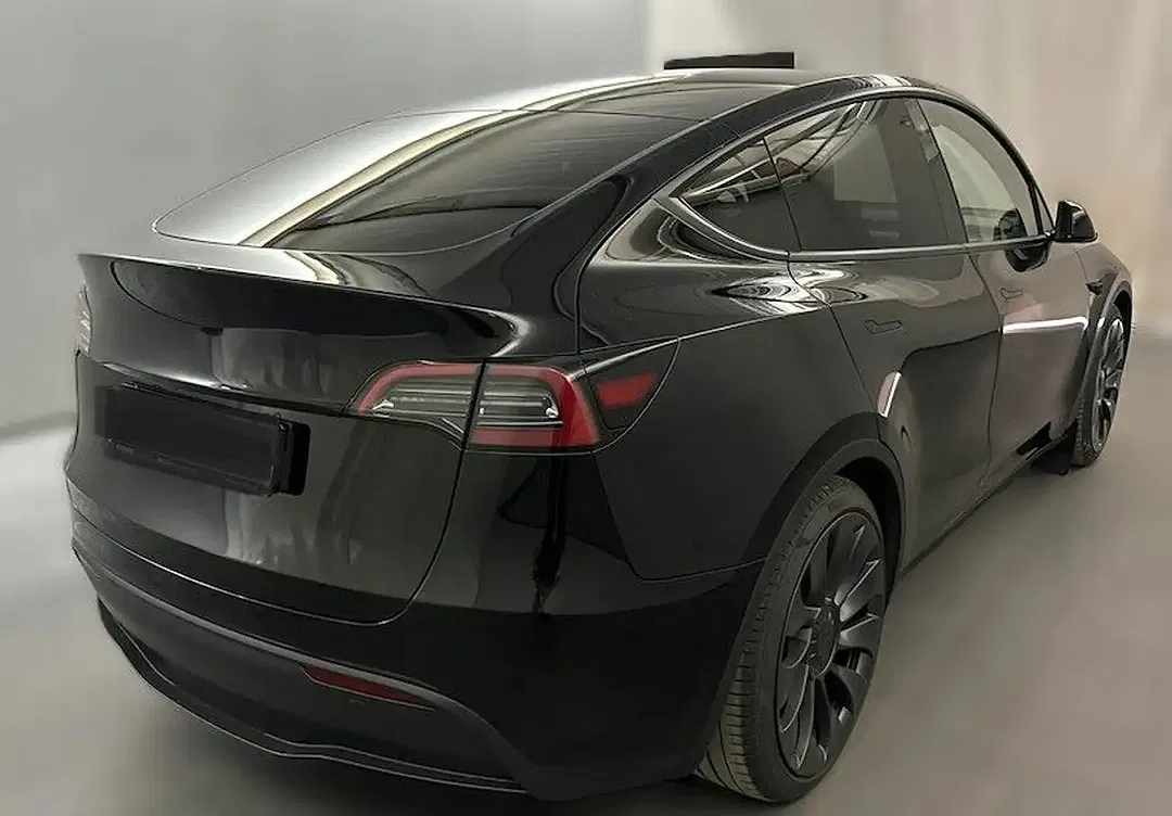 Tesla Model Y AWD Dual Motor Performance - Thumbnail 3