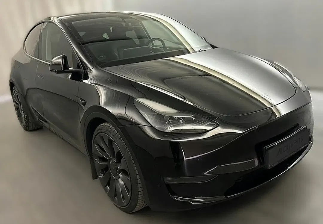 Tesla Model Y AWD Dual Motor Performance - Thumbnail 4