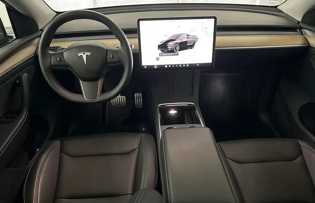 Tesla Model Y AWD Dual Motor Performance - Thumbnail 8
