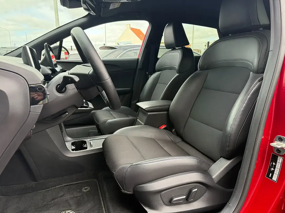 MG MG4 Luxury - Thumbnail 12