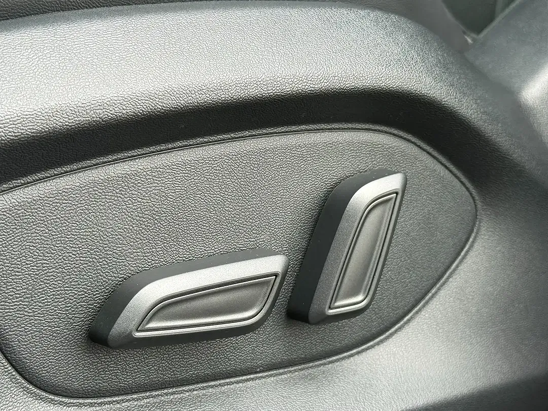 MG MG4 Luxury - Thumbnail 13