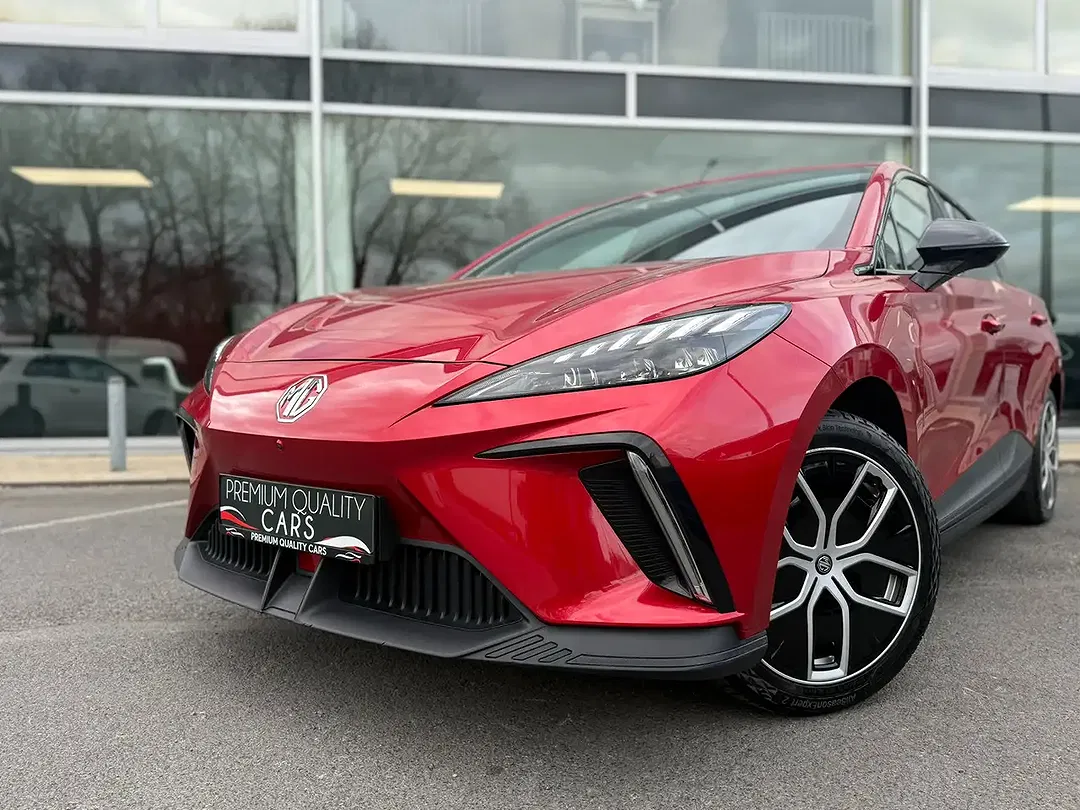 MG MG4 Luxury - Thumbnail 3