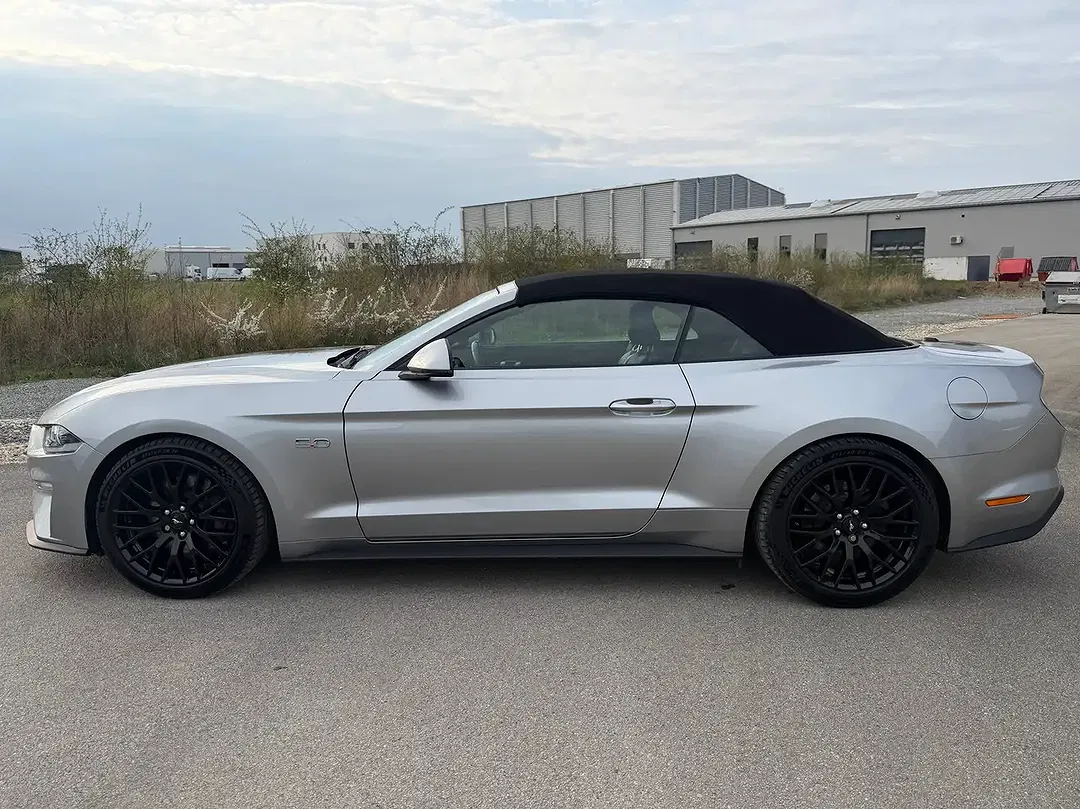 Ford Mustang GT - foto 2
