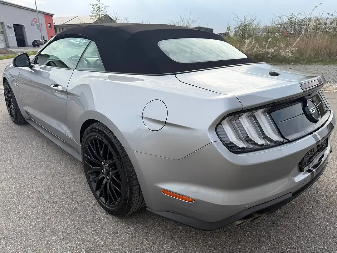 Ford Mustang GT - Thumbnail 3