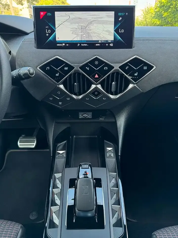 DS Automobiles DS 3 - Thumbnail 10