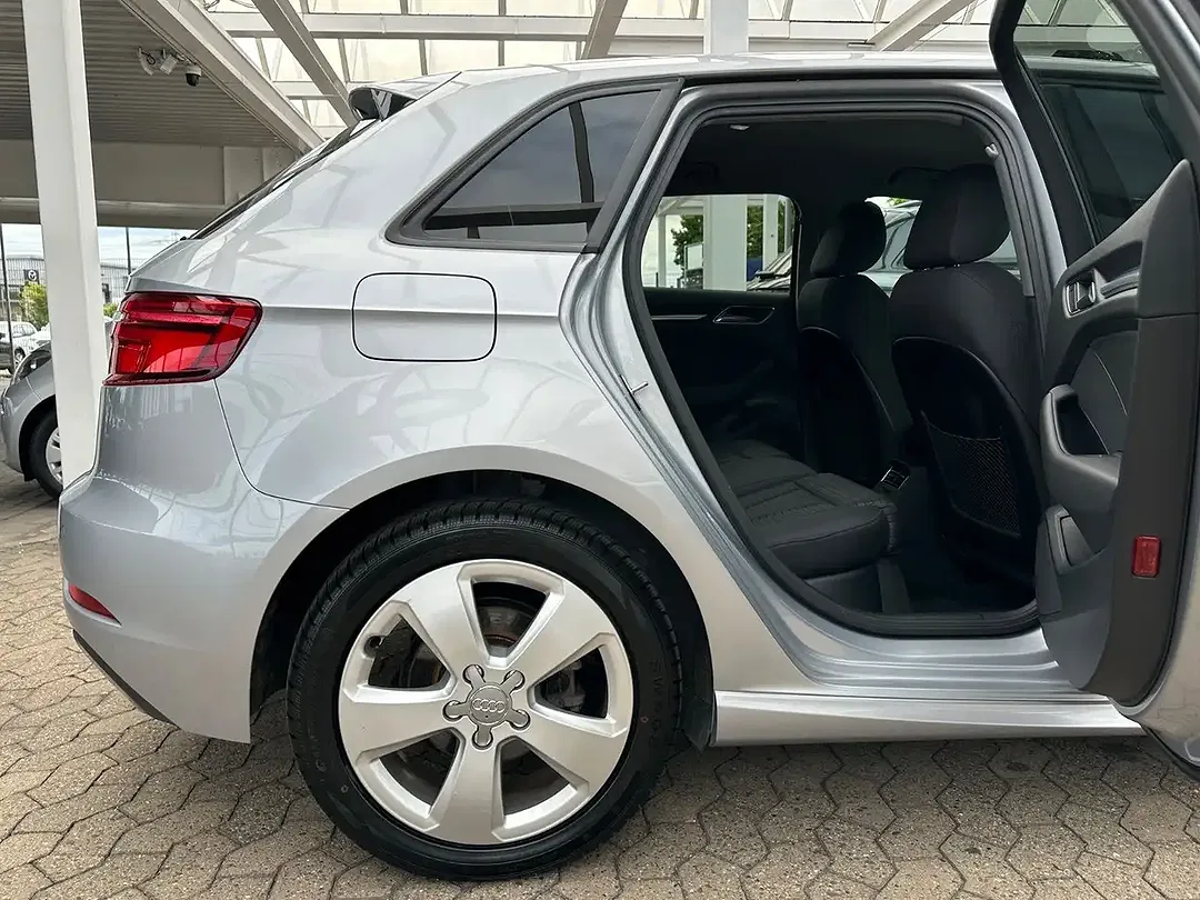 Audi A3 40 e-tron Sportback sport - Thumbnail 8