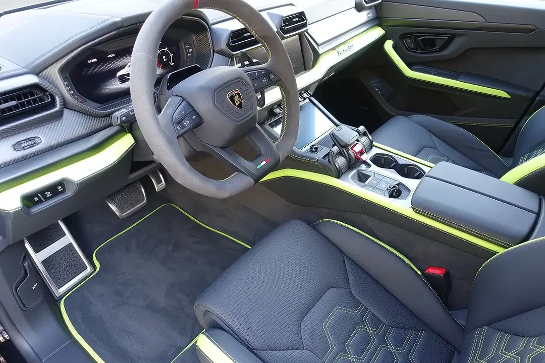 Lamborghini Urus 4.0 V8 PHEV SE - Thumbnail 3