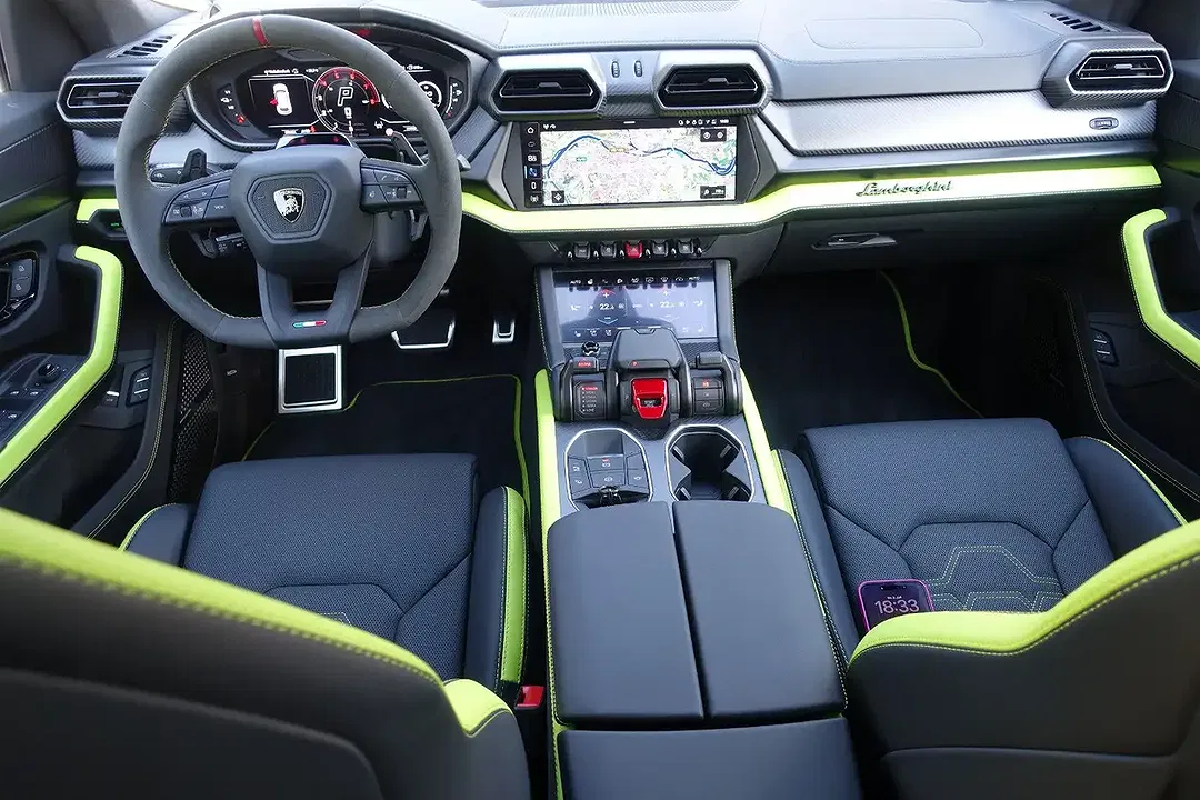 Lamborghini Urus 4.0 V8 PHEV SE - Thumbnail 6