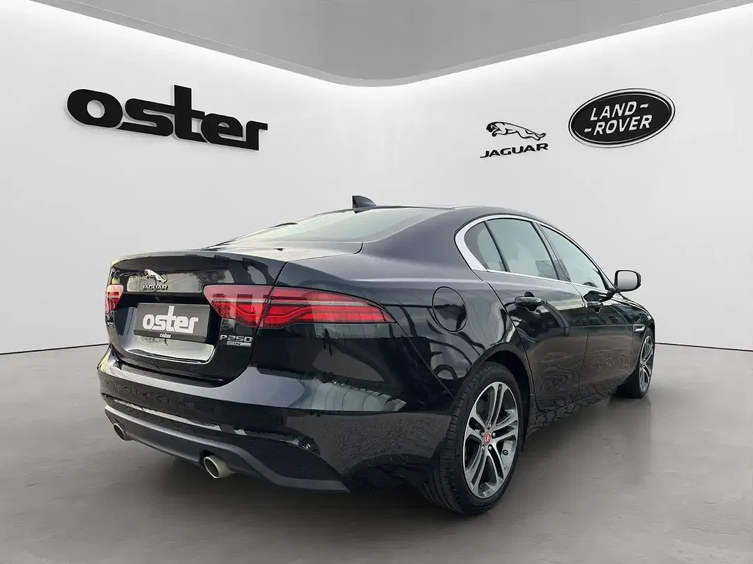 Jaguar XE P250 - Thumbnail 6