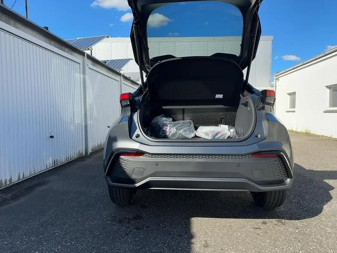 Toyota C-HR CVT PHEV GR Sport - Thumbnail 12