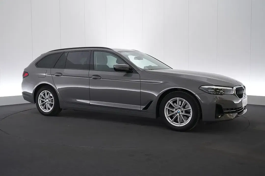 BMW 520 MHEV Touring Business - Thumbnail 4