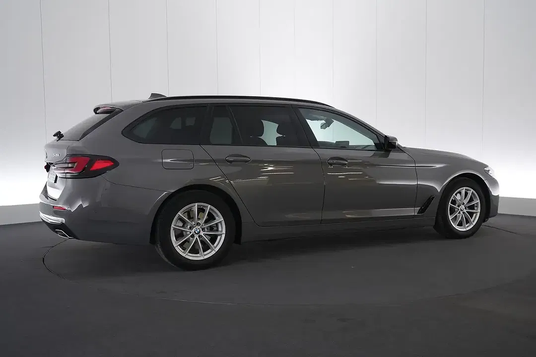 BMW 520 MHEV Touring Business - Thumbnail 6