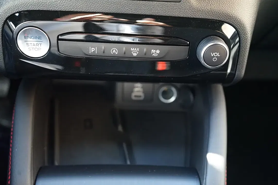 Ford Kuga 1.5 EcoBoost AUT ST-Line - Thumbnail 11