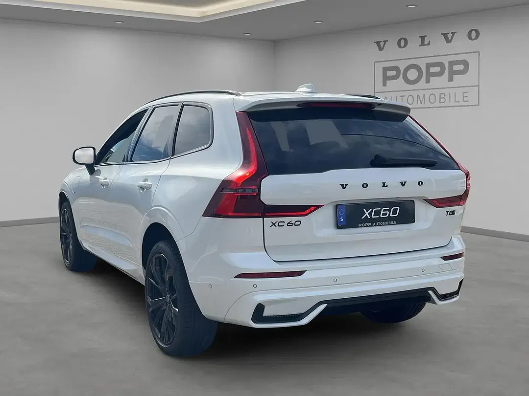 Volvo XC60 T8 AWD Plus Black Edition - Thumbnail 3