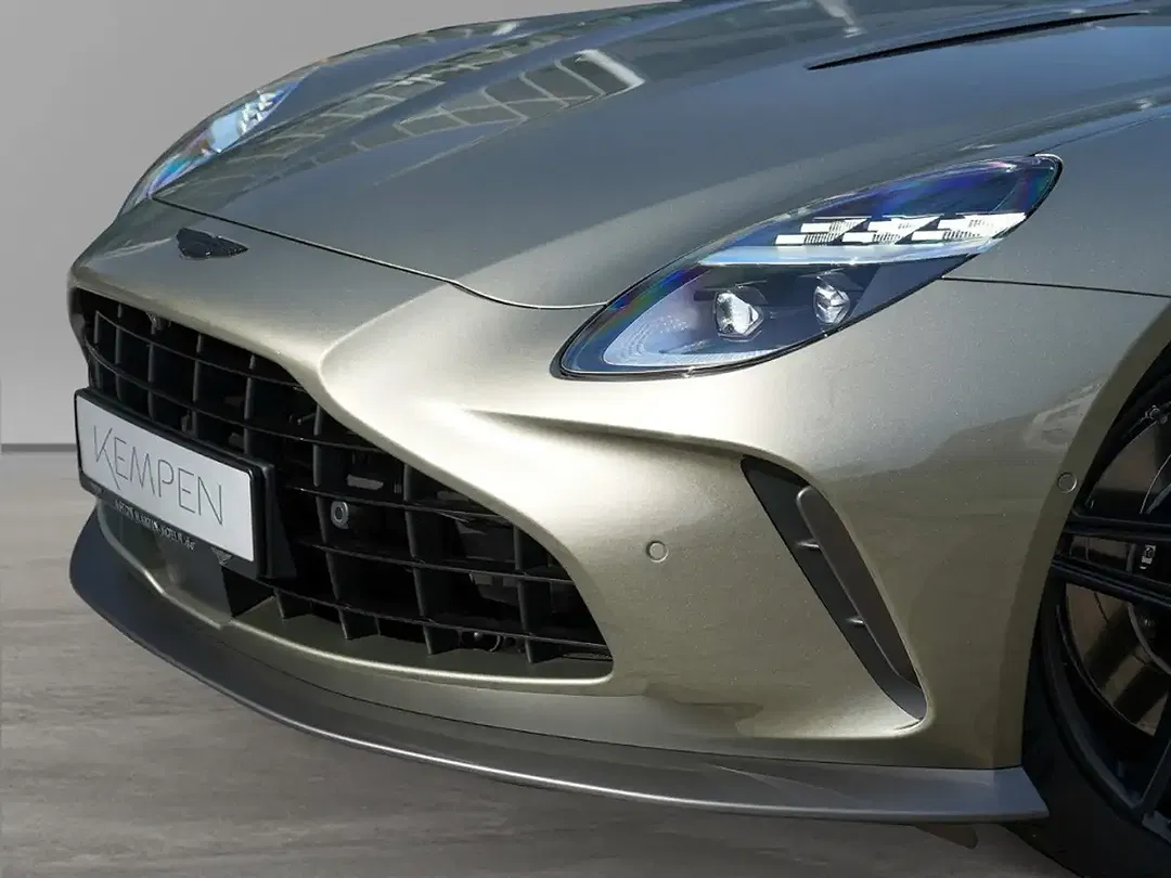 Aston Martin Vantage - Thumbnail 10