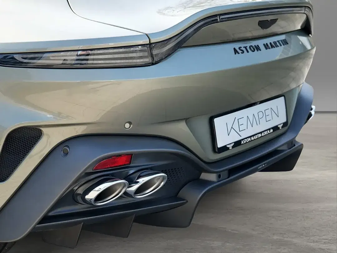 Aston Martin Vantage - Thumbnail 14