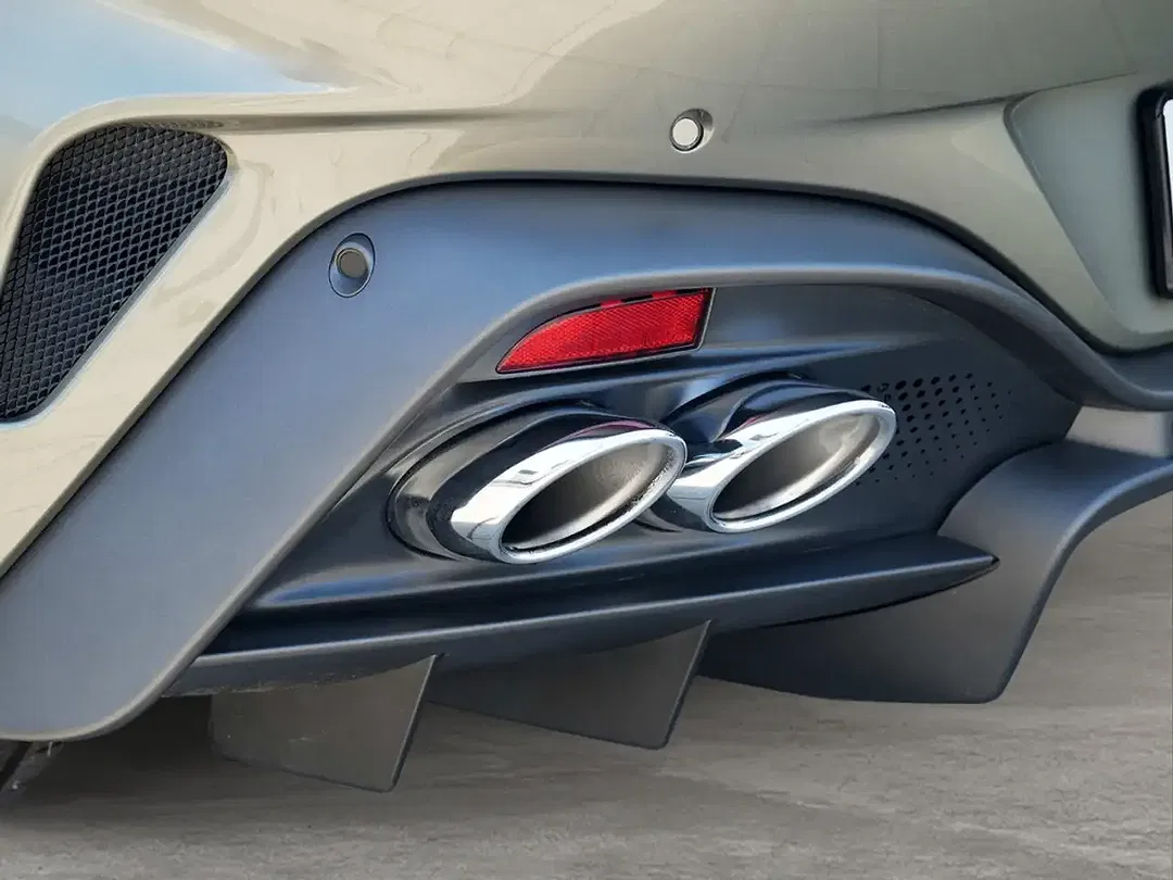 Aston Martin Vantage - Thumbnail 15