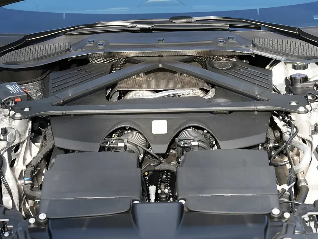 Aston Martin Vantage - Thumbnail 16