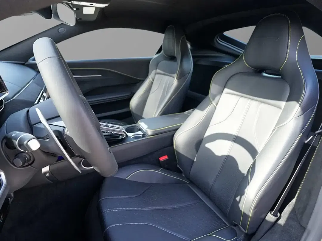 Aston Martin Vantage - Thumbnail 19