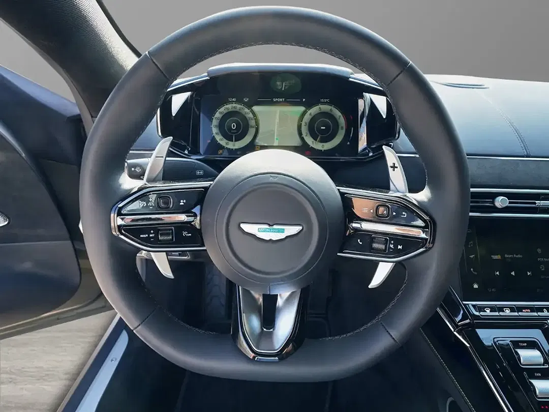 Aston Martin Vantage - Thumbnail 22