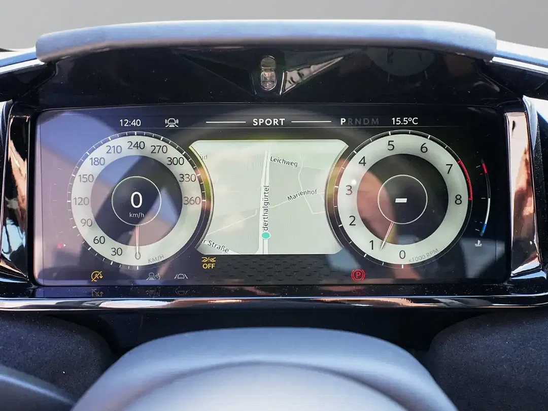 Aston Martin Vantage - Thumbnail 23