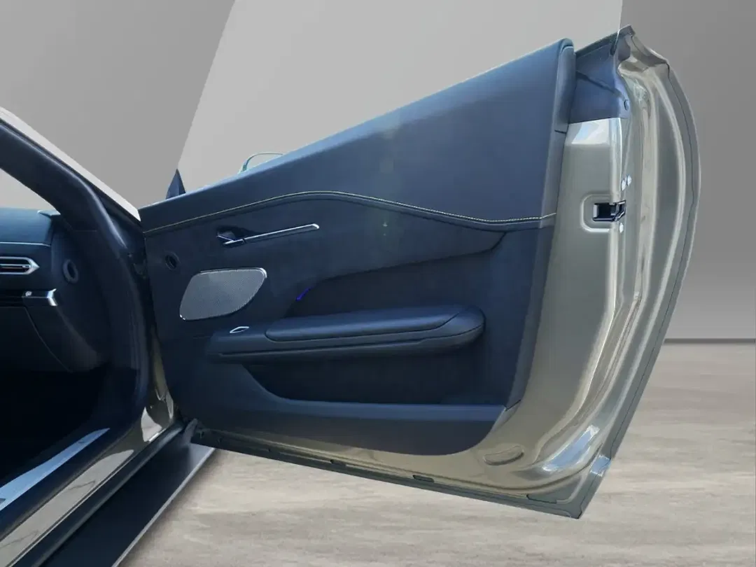 Aston Martin Vantage - Thumbnail 27