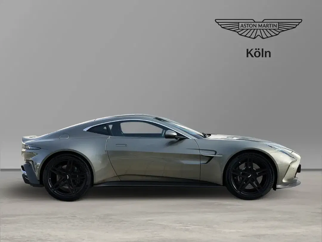 Aston Martin Vantage - Thumbnail 3