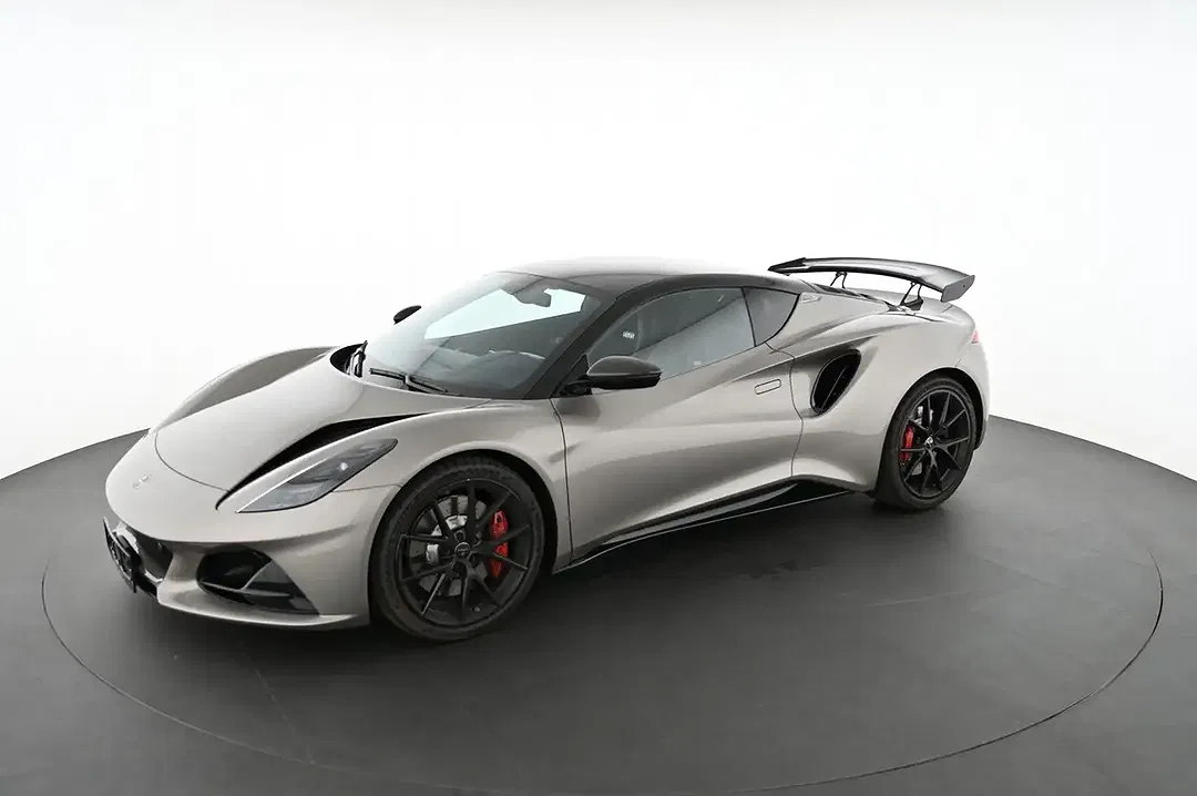 Lotus Emira - Thumbnail 3