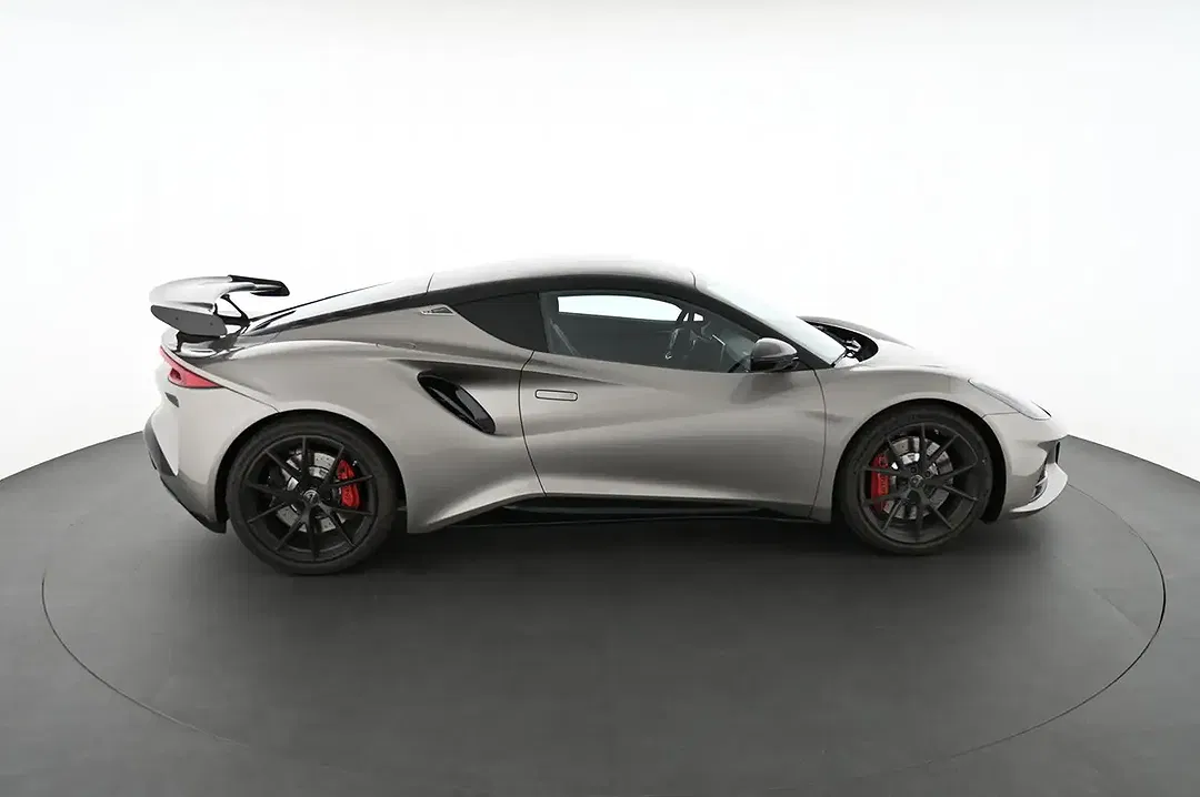 Lotus Emira - Thumbnail 6