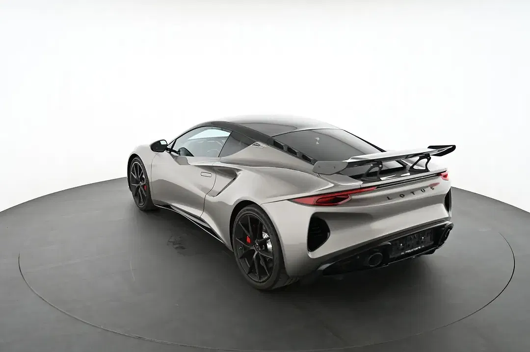 Lotus Emira - Thumbnail 9