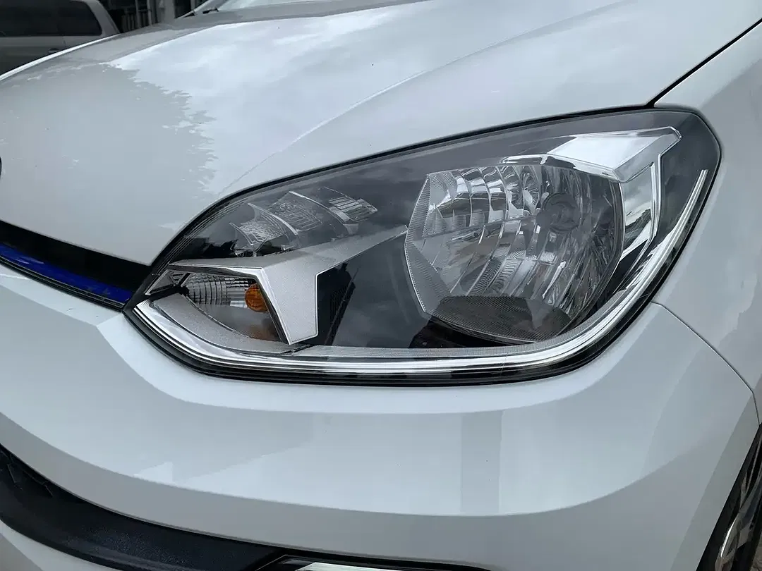 Volkswagen up! Edition - Thumbnail 5