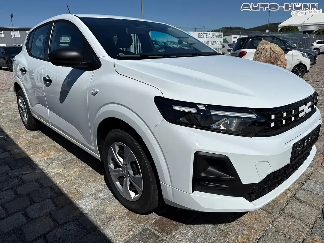 Dacia Sandero TCe Essential - Thumbnail 3