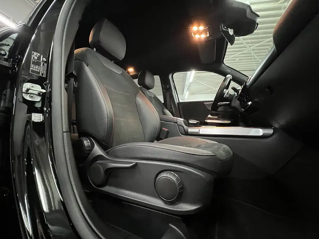 Mercedes-Benz GLB 200 AMG Line - Thumbnail 15
