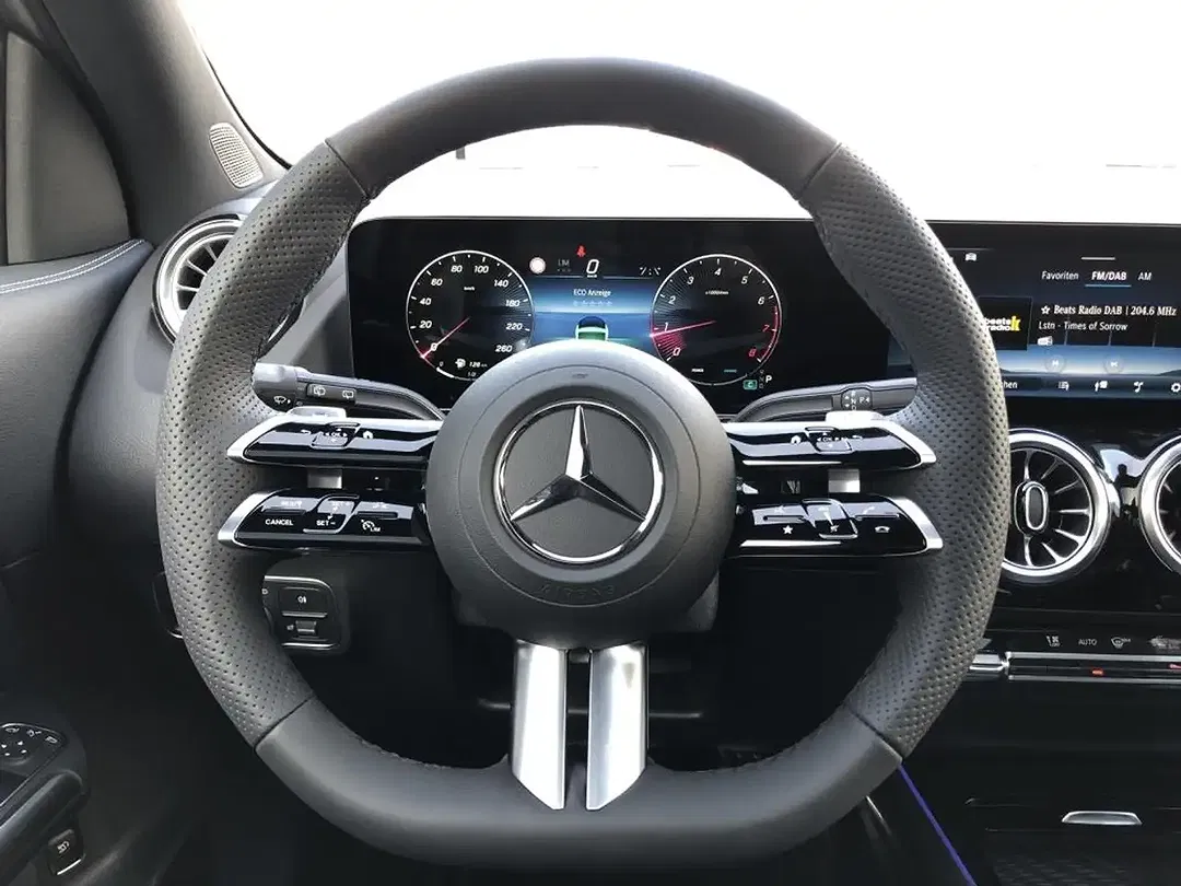 Mercedes-Benz GLA 200 AMG MBUX Night - Thumbnail 10