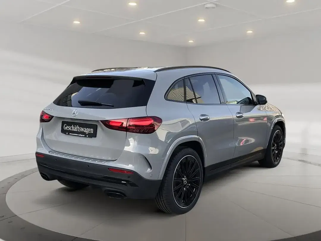 Mercedes-Benz GLA 200 AMG MBUX Night - foto 2