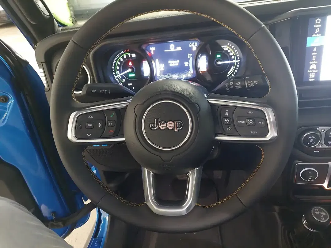 Jeep Wrangler PHEV Sahara - Thumbnail 12