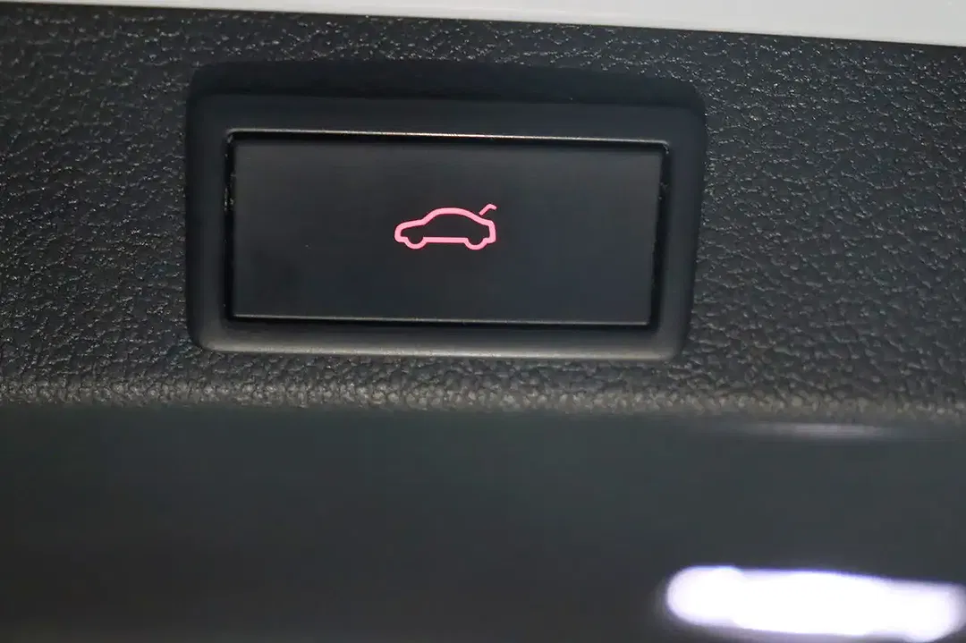 Skoda Superb iV DSG Combi Sportline - Thumbnail 10