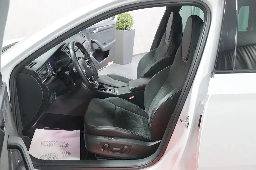 Skoda Superb iV DSG Combi Sportline - Thumbnail 3