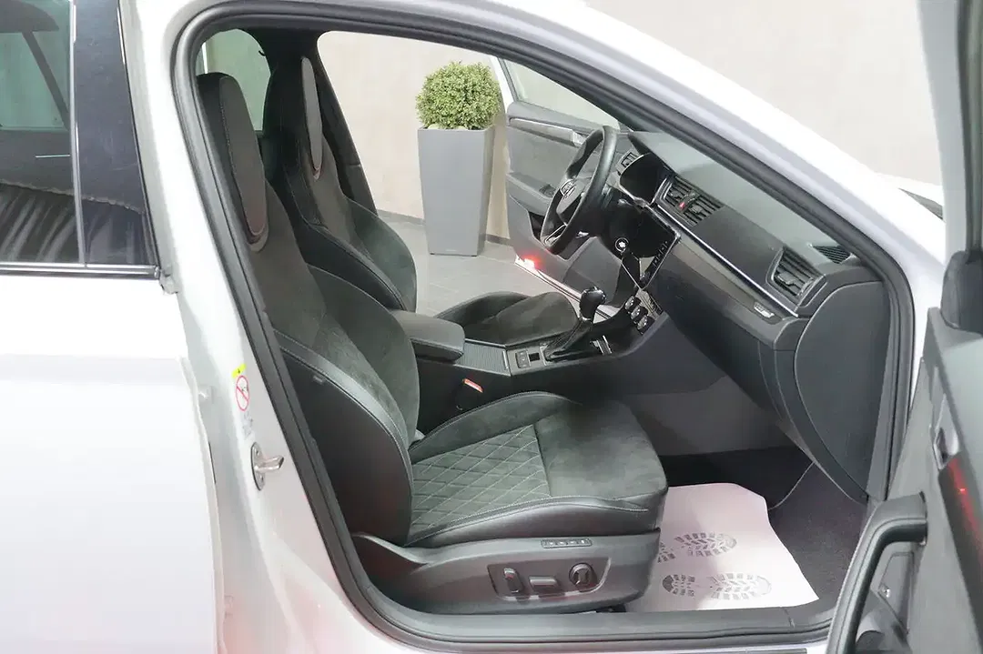 Skoda Superb iV DSG Combi Sportline - Thumbnail 6