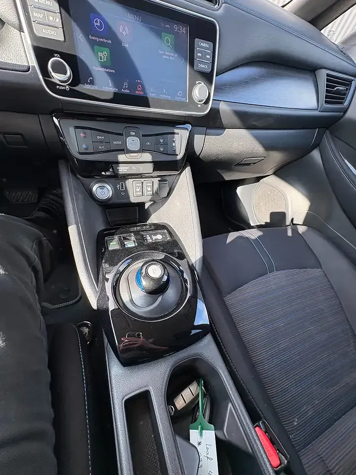 Nissan Leaf Tekna - Thumbnail 8