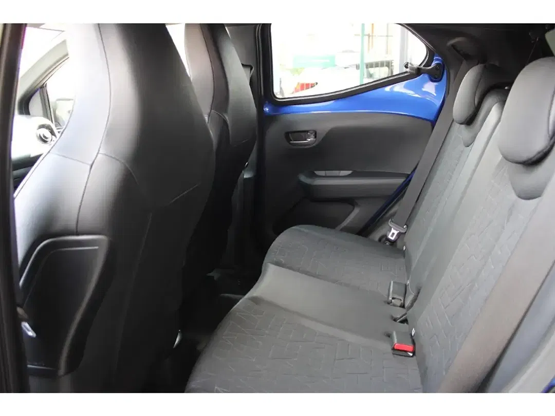 Toyota Aygo - Thumbnail 10