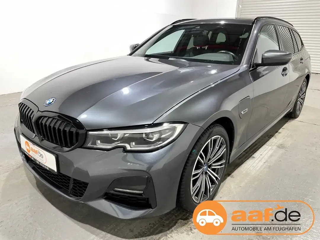 BMW 330 AUT Touring M Sport - Thumbnail 1