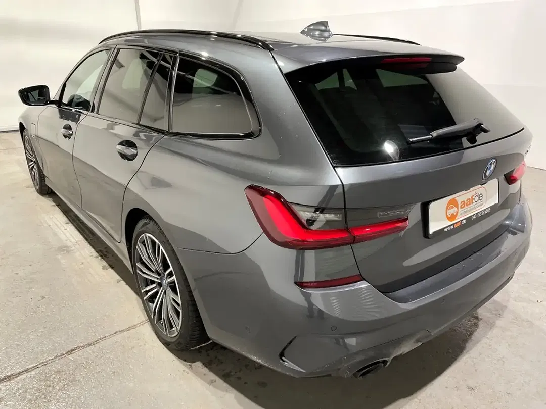 BMW 330 AUT Touring M Sport - Thumbnail 2