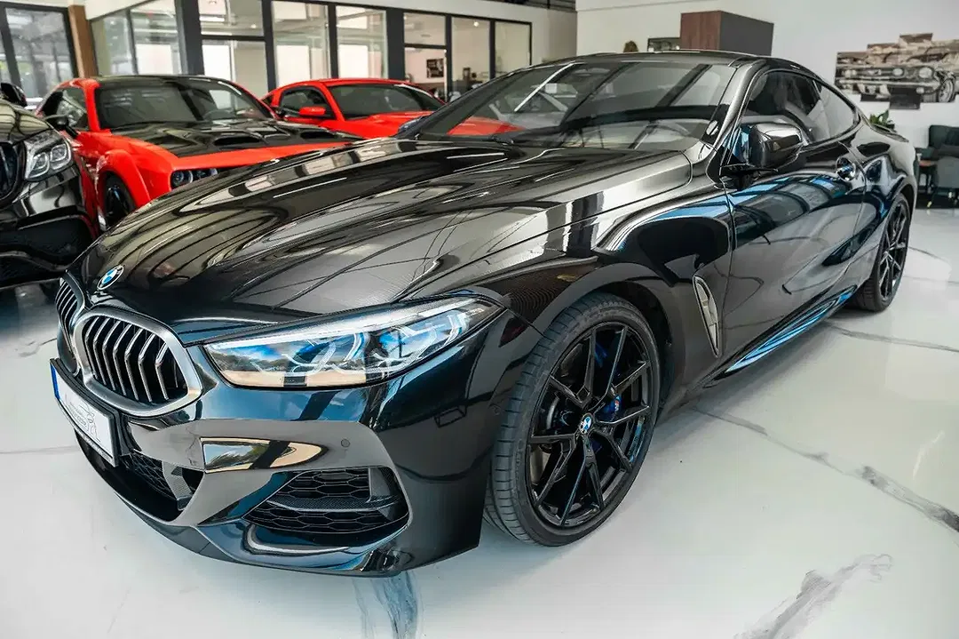 BMW M850 xDrive Coupe - Thumbnail 1