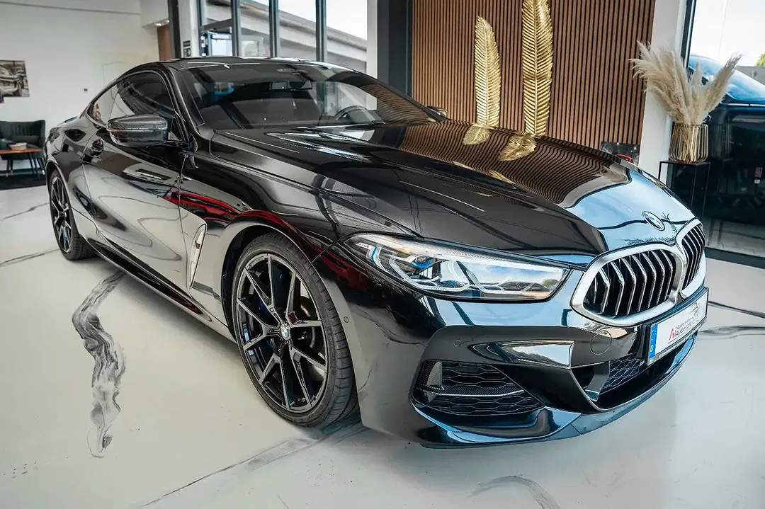 BMW M850 xDrive Coupe - Thumbnail 2
