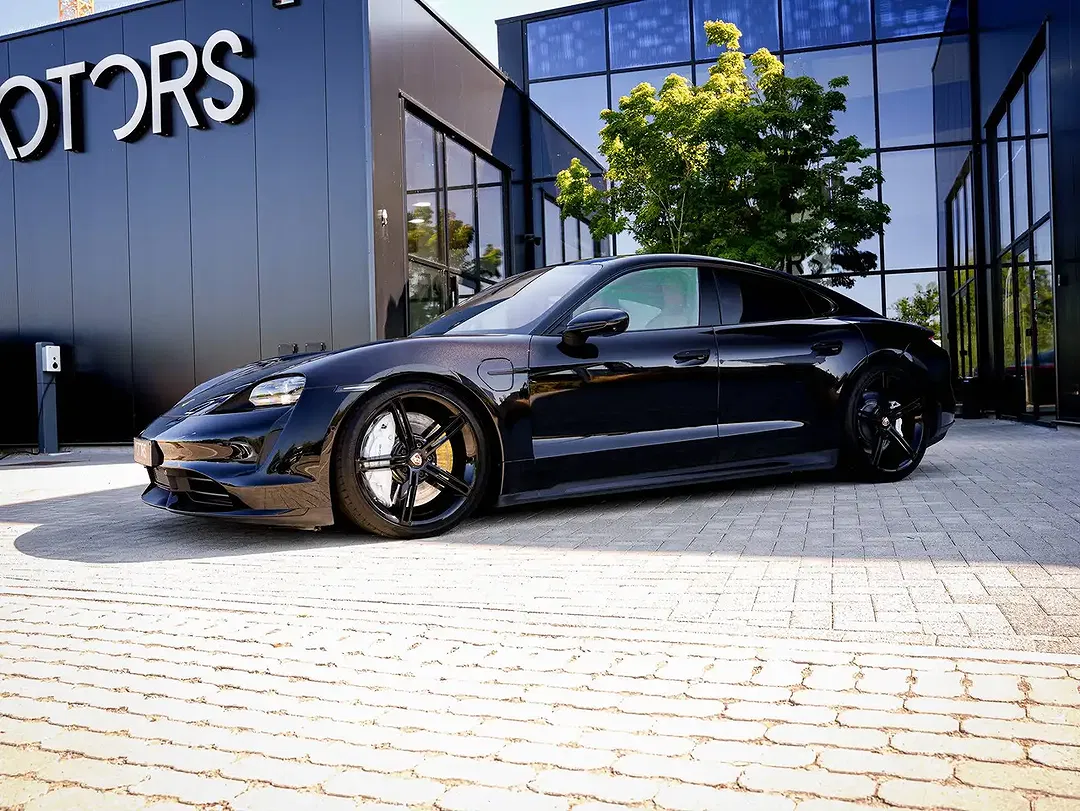 Porsche Taycan Sport Chrono Turbo - Thumbnail 3