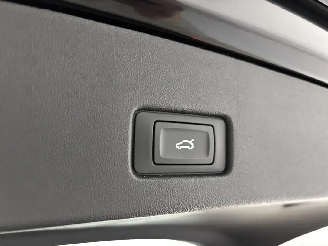 Audi Q4 e-tron 40 - Thumbnail 10